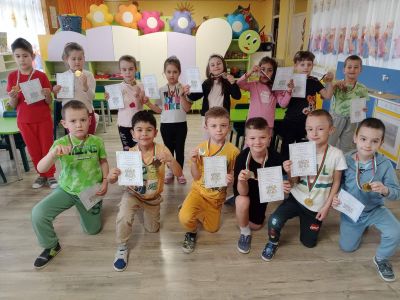 Децата от IV гр. "Звездички" и II гр. "Калинка" показаха отлични резултати на националното състезание "Многознайко", кръг - "Обичам да смятам" - Изображение 1