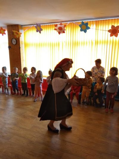 Баба Марта в детската градина - ДГ 15 Райна Княгиня - Перник