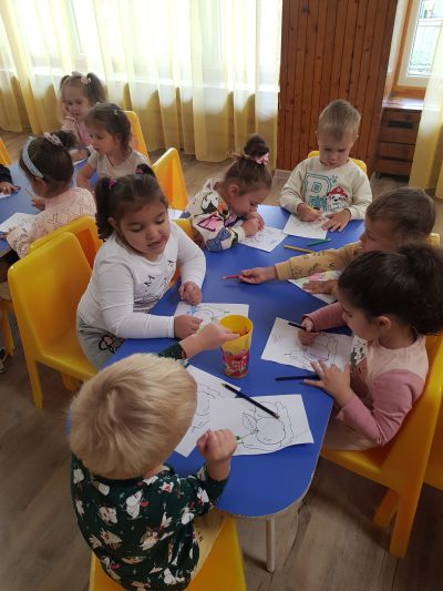 Първа група "Слънчо" - "Ябълки и круши" - ДГ 15 Райна Княгиня - Перник