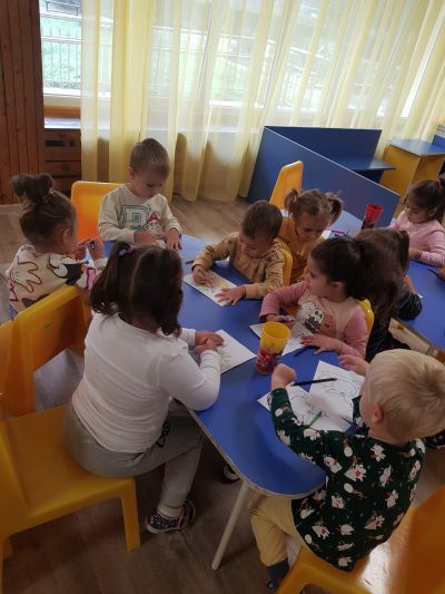 Първа група "Слънчо" - "Ябълки и круши" - ДГ 15 Райна Княгиня - Перник