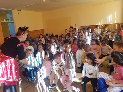 Цирк в детската градина - ДГ 15 Райна Княгиня - Перник