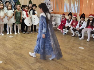 Коледно тържество - ДГ 15 Райна Княгиня - Перник