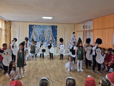 Коледно тържество - ДГ 15 Райна Княгиня - Перник